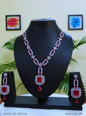 Traditional Necklaces in Trend