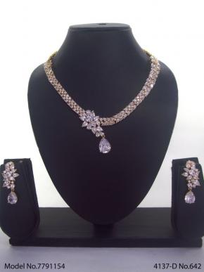 Traditional Necklaces in Trend