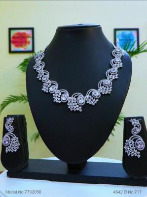 Necklace Designed by Passionate Craftsmen !
