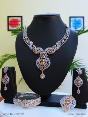 Necklace Designed by Passionate Craftsmen !