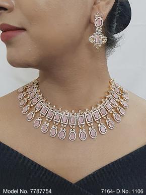 Statement Necklaces in Trend