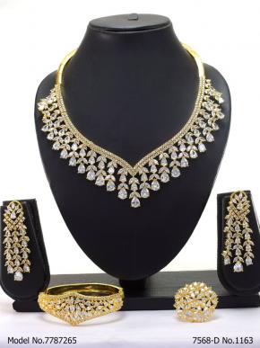 The best Gift for a Woman ! Jewelry