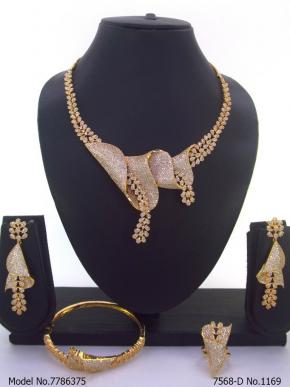 Necklace Designed by Passionate Craftsmen !