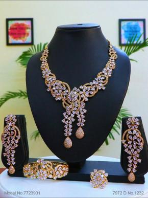 Amazing Traditional Jewelry Set
